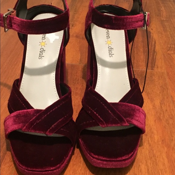 NEW Velvet platform Sandals  Red sz 7 - Picture 2 of 6